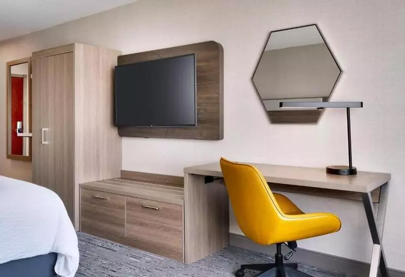 キングサイズベッドのスタンダードルーム, Holiday Inn Express And Suites Helena, An Ihg