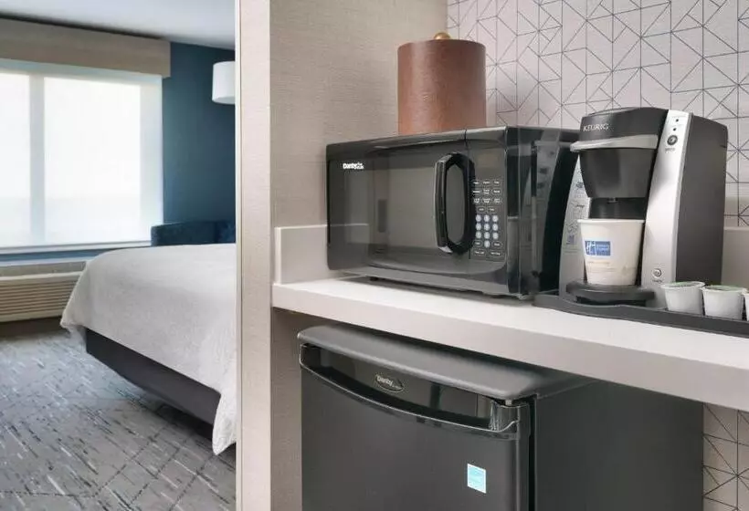 キングサイズベッドのスタンダードルーム, Holiday Inn Express And Suites Helena, An Ihg