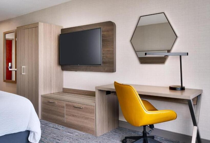 장애인을 위한 킹사이즈 침대 스탠다드 룸, Holiday Inn Express And Suites Helena, An Ihg