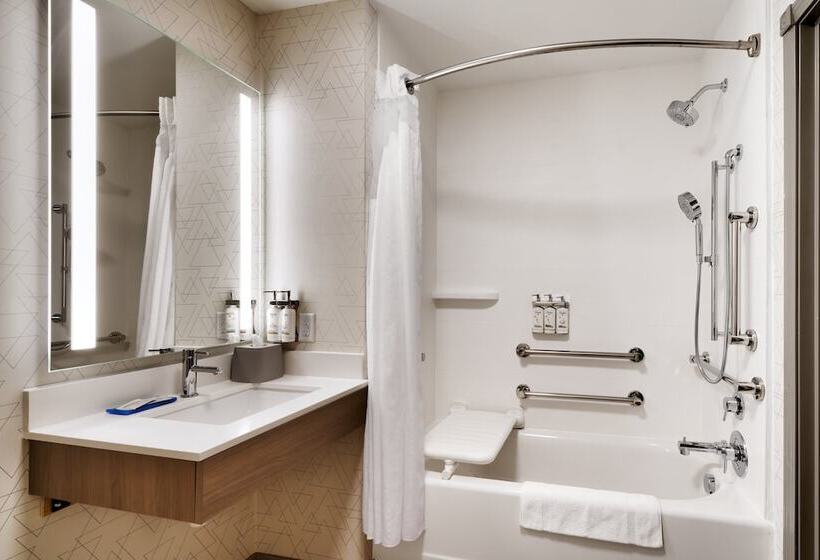Люкс Адаптированный для Инвалидов, Holiday Inn Express And Suites Helena, An Ihg