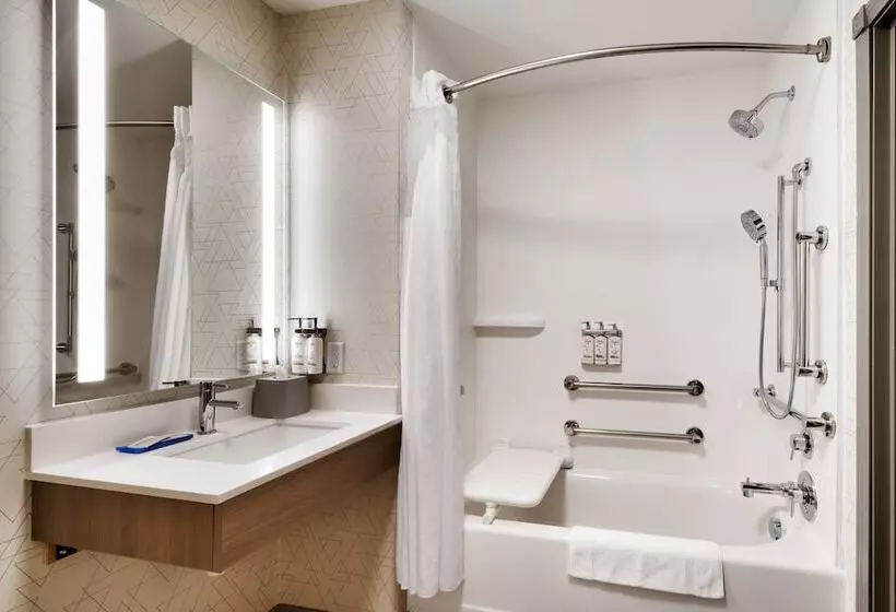 身障者適用スイートルーム, Holiday Inn Express And Suites Helena, An Ihg
