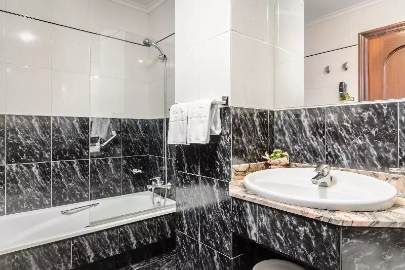 身障者適用キングサイズベッドルーム, Holiday Inn Express And Suites Helena, An Ihg