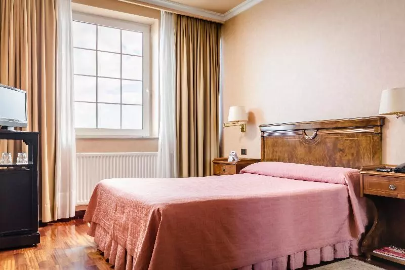身障者適用キングサイズベッドルーム, Holiday Inn Express And Suites Helena, An Ihg