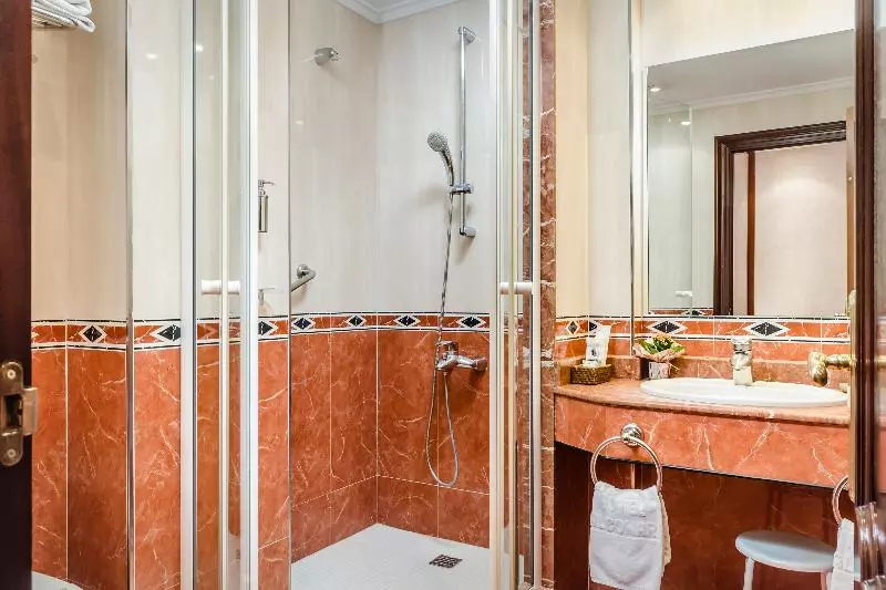 身障者適用キングサイズベッドルーム, Holiday Inn Express And Suites Helena, An Ihg