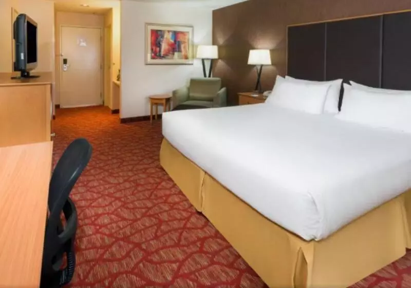 身障者適用キングサイズベッドルーム, Holiday Inn Express Grants Pass, An Ihg