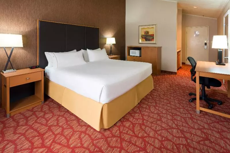 キングサイズベッドのスタンダードルーム, Holiday Inn Express Grants Pass, An Ihg