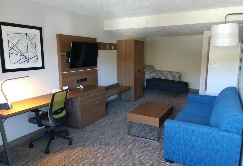 带大床的套房, Holiday Inn Express Murrysville   Delmont, An Ihg