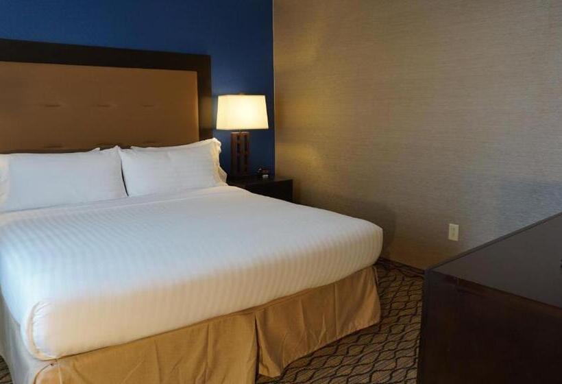 带双人大床的行政管理套房, Holiday Inn Express & Suites Gibson, An Ihg