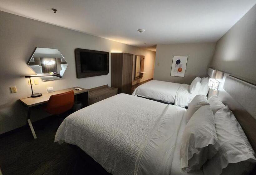 اتاق اجرایی با تخت بزرگ, Holiday Inn Express & Suites Perry, An Ihg