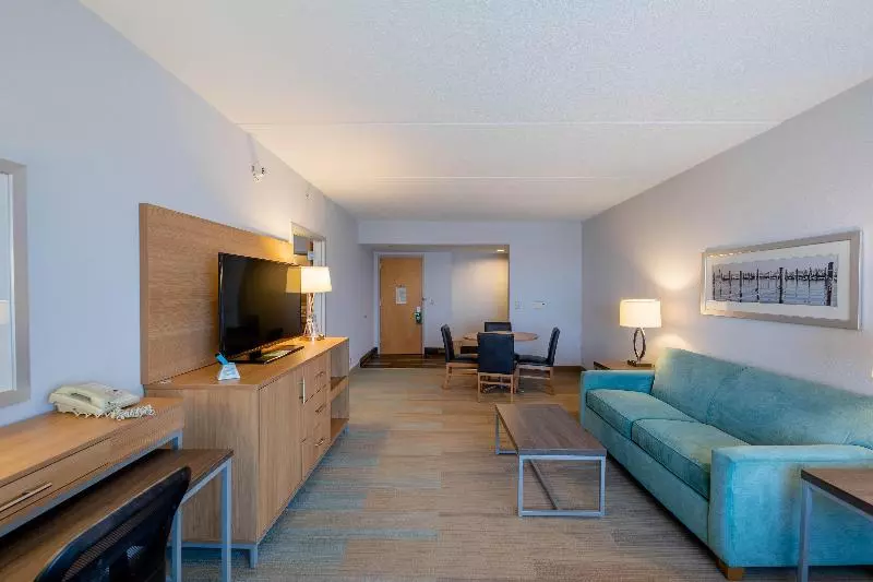 キングサイズベッドのスイートルーム, Holiday Inn Manahawkin/long Beach Island, An Ihg