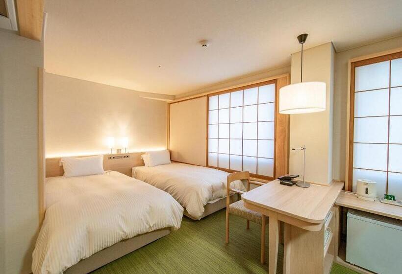 חדר משפחתי, Kurashiki Ivy Square