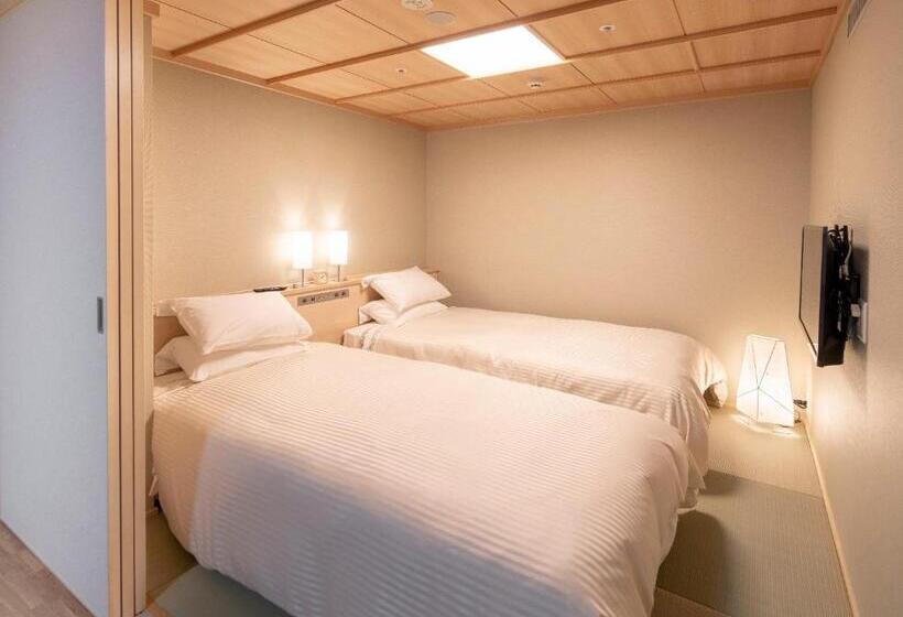 חדר משפחתי, Kurashiki Ivy Square