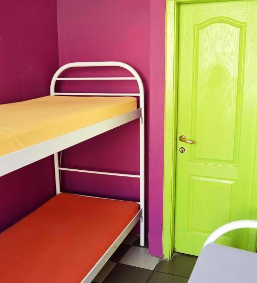 اتاق استاندارد سه نفره, City Center Hostel