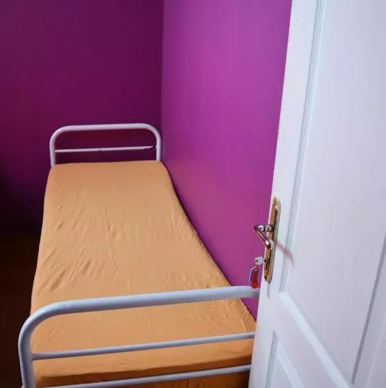 اتاق اکونومی یک تخته, City Center Hostel
