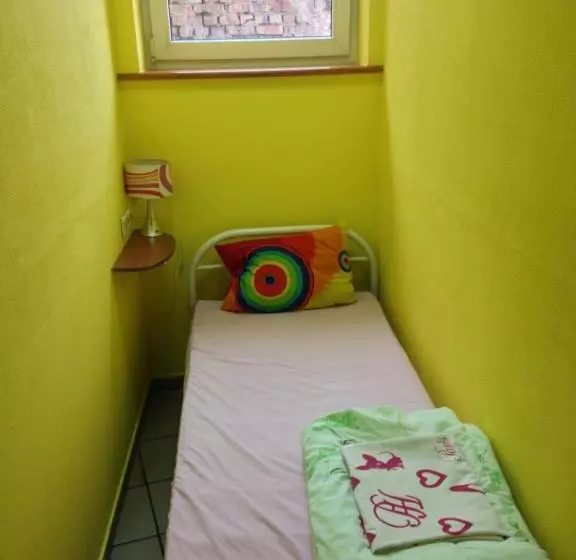 اتاق اکونومی یک تخته, City Center Hostel