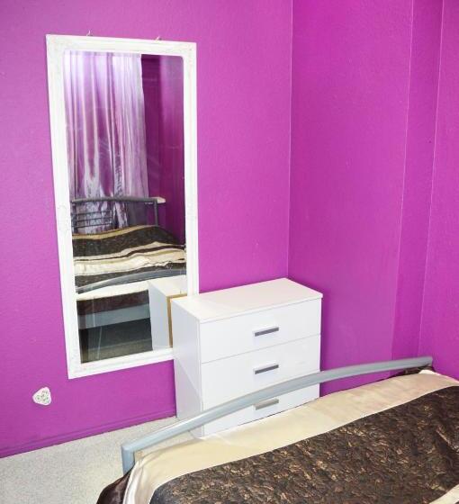 اتاق اکونومی, City Center Hostel