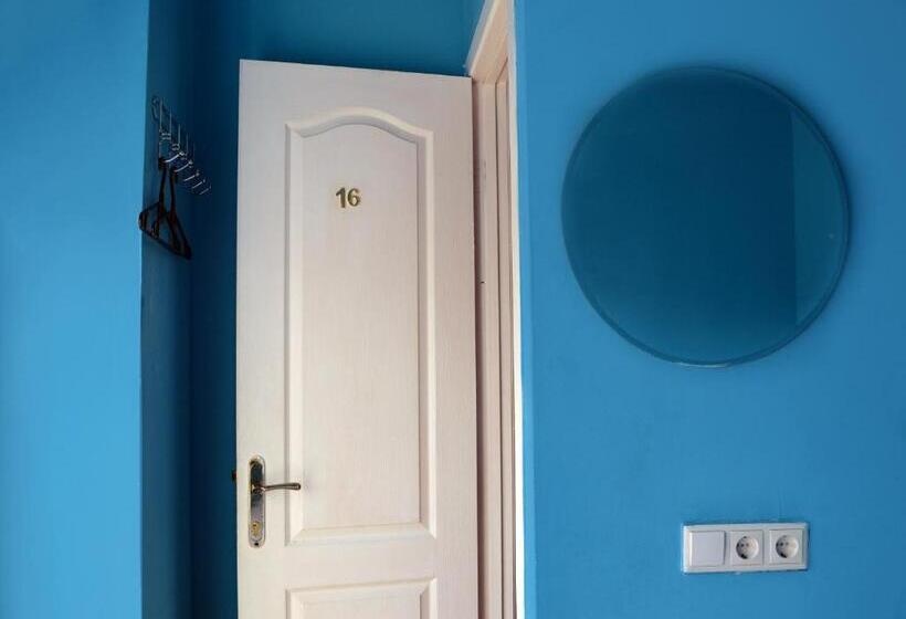 اتاق اکونومی, City Center Hostel