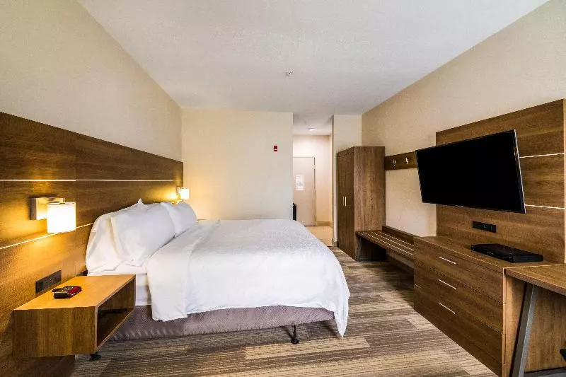 Standard-huone King-vuode, Holiday Inn Express Hotel & Suites Columbus, An Ihg