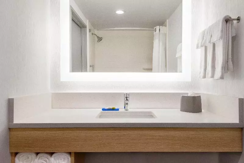 キングサイズベッドのスタンダードルーム, Holiday Inn Express Dumfries Quantico, An Ihg