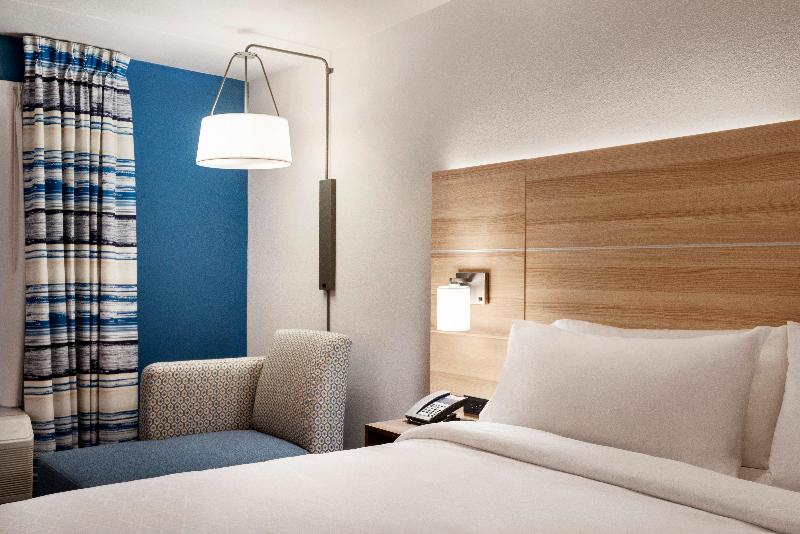 스탠다드 룸 킹사이즈 침대, Holiday Inn Express Dumfries Quantico, An Ihg