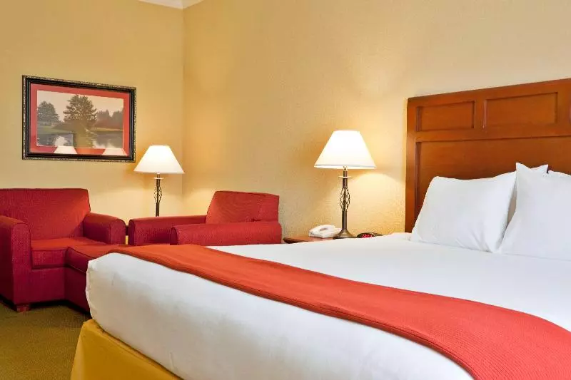 キングサイズベッドのスタンダードルーム, Holiday Inn Express Of Salado Belton, An Ihg