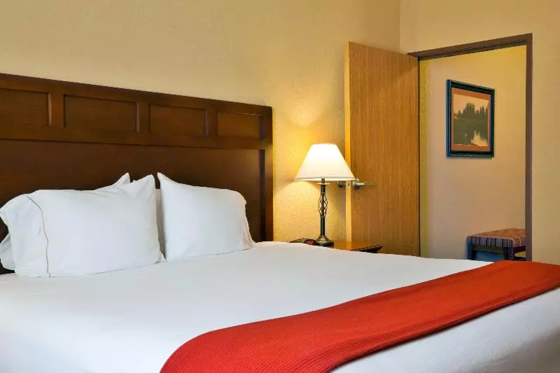 キングサイズベッドのスイートルーム, Holiday Inn Express Of Salado Belton, An Ihg