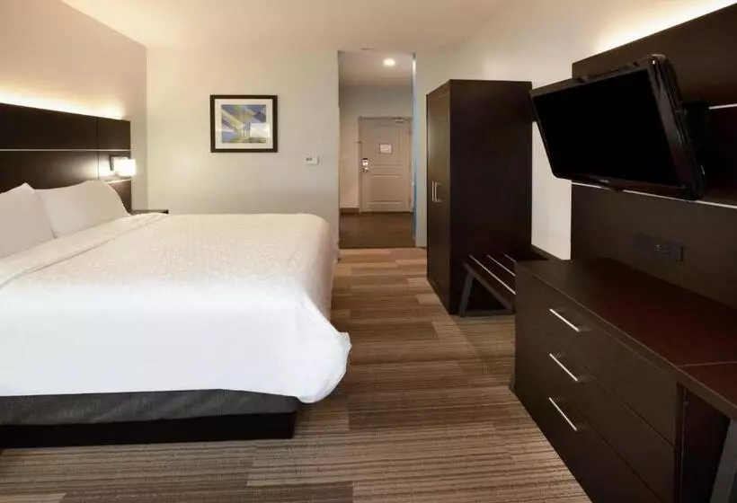 キングサイズベッドのスタンダードルーム, Holiday Inn Express & Suites Rockport   Bay View, An Ihg