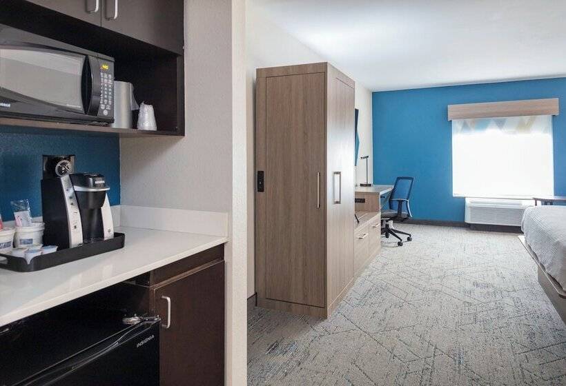 Люкс, Holiday Inn Express & Suites Roanoke Rapids Se By Ihg