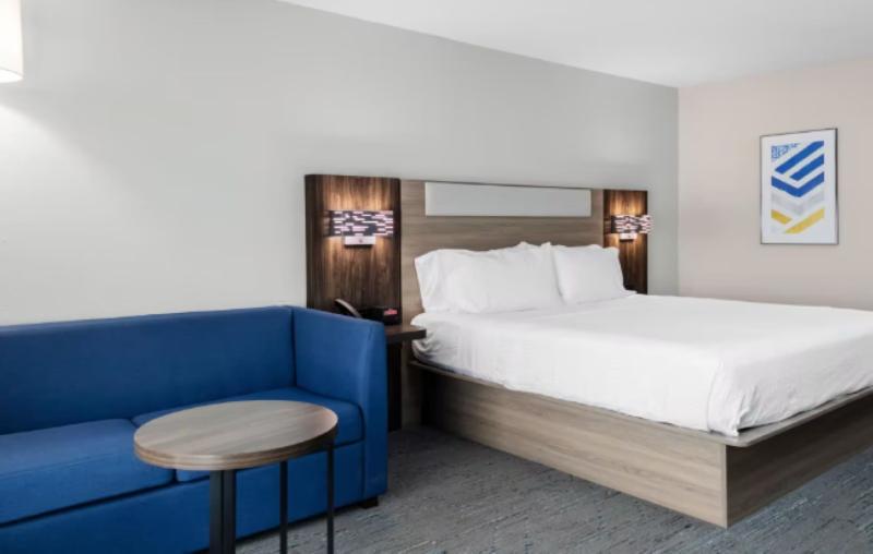스위트 킹사이즈 침대, Holiday Inn Express & Suites Roanoke Rapids Se By Ihg