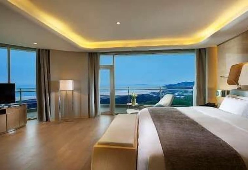 Семейный Номер, Wyndham Grand Qingdao
