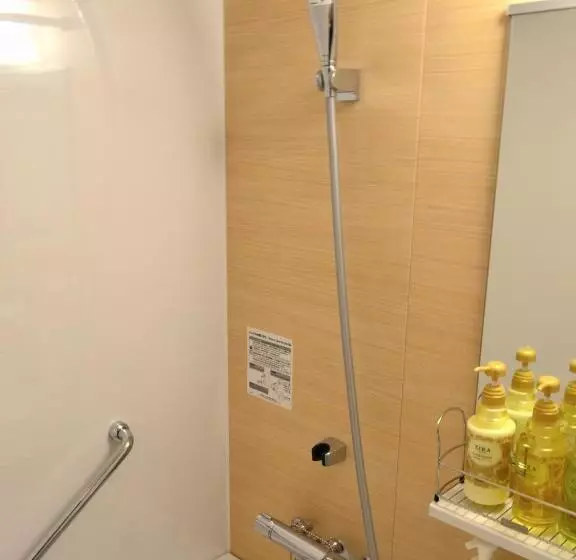 اتاق اکونومی, Yokohama Mandarin