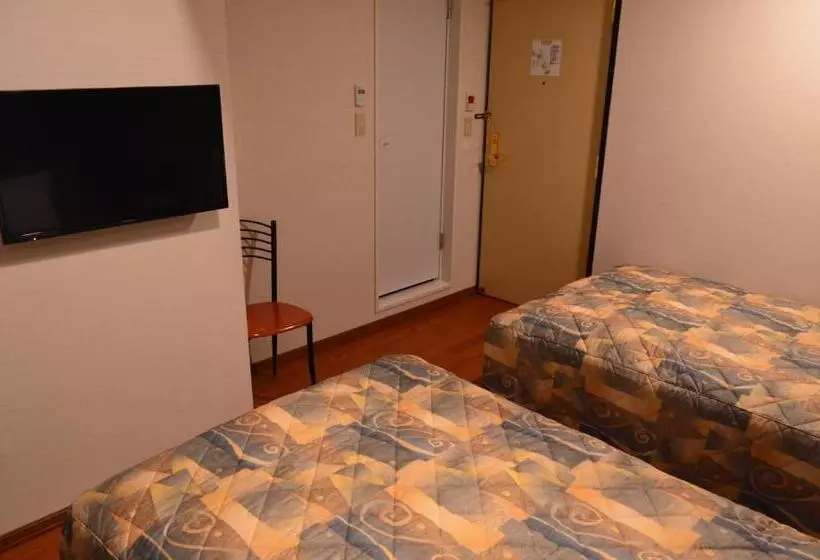 اتاق اکونومی, Yokohama Mandarin
