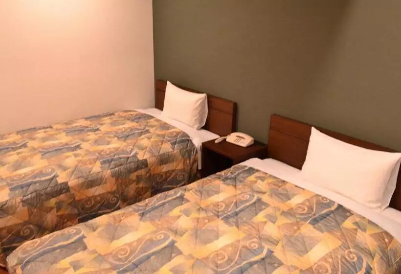 اتاق اکونومی, Yokohama Mandarin