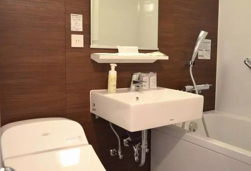 اتاق اکونومی, Yokohama Mandarin
