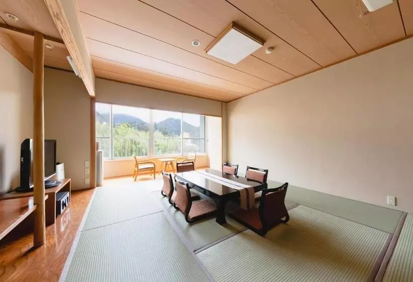 スタンダード4人部屋, Arima Kirari