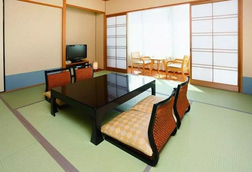 スタンダード4人部屋, Arima Kirari