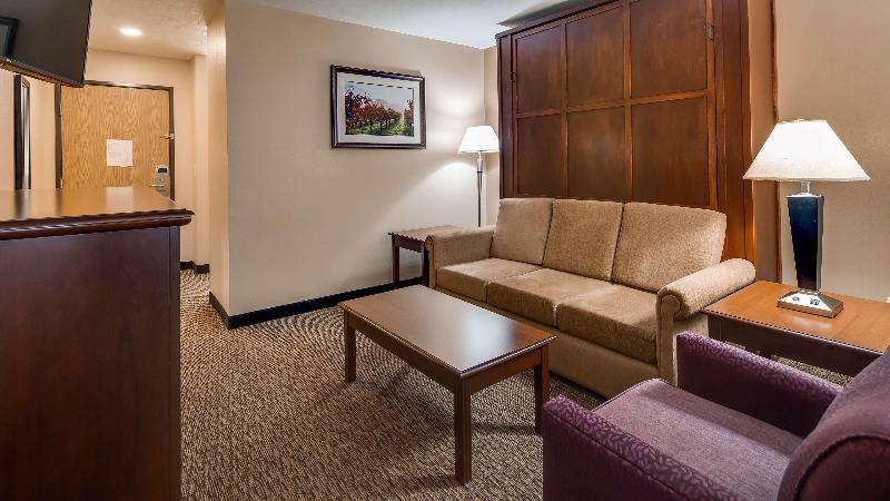 带大床的套房, Best Western Plus Grapevine Inn