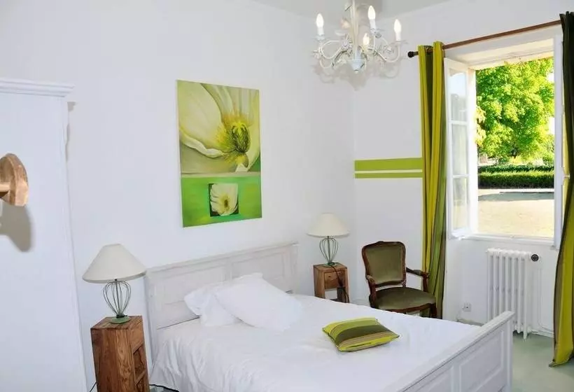スタンダードルーム, Logis Hotels Domaine Du Châtelard