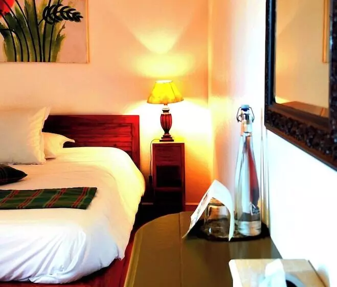 スタンダードルーム, Logis Hotels Domaine Du Châtelard