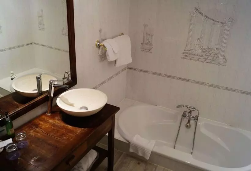 ジュニアスイート, Logis Hotels Domaine Du Châtelard