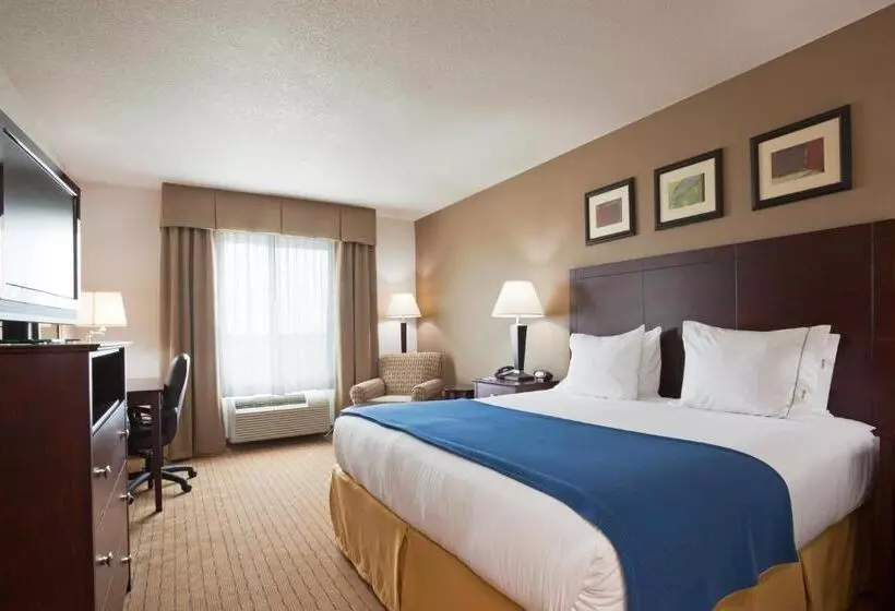 Perhesviitti, Holiday Inn Express Hotel & Suites Antigo, An Ihg