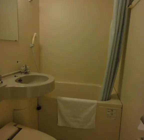اتاق استاندارد یک نفره, Route Inn Yokohama Bashamichi