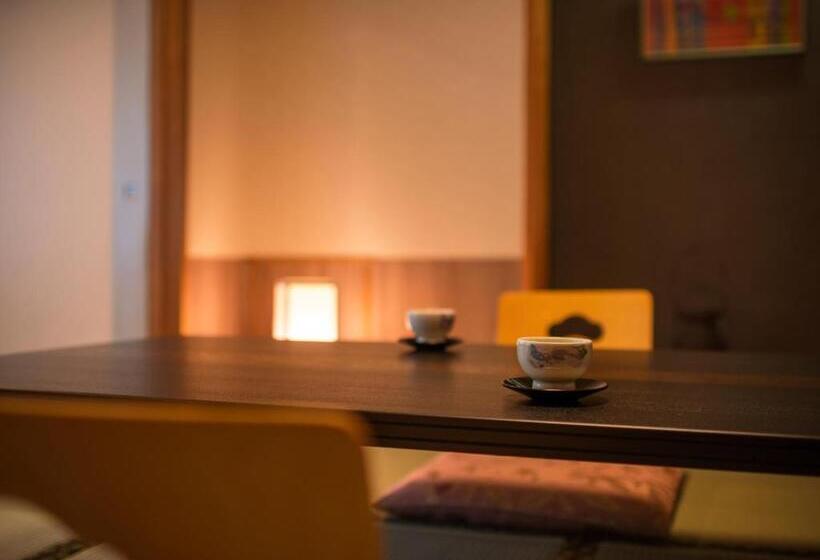 标准间, Shidotaira