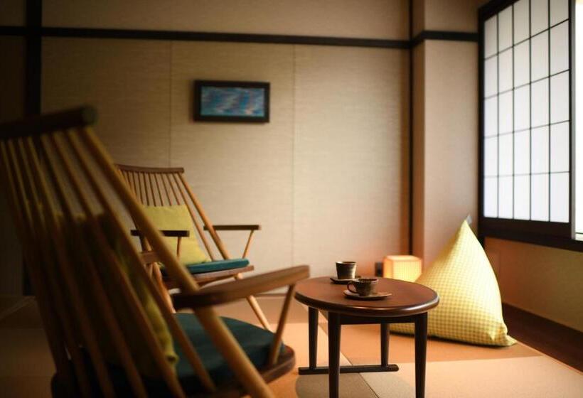 标准间带山景, Shidotaira