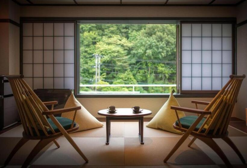 标准间带山景, Shidotaira