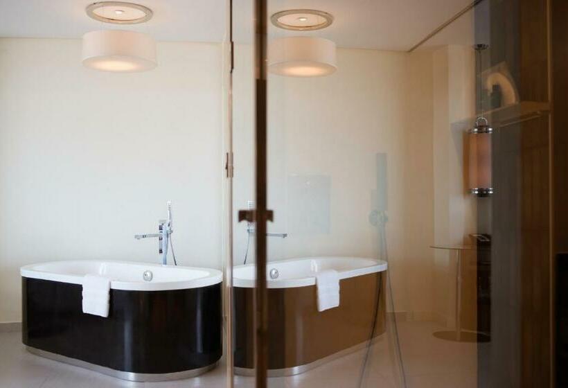 带大床的小型套房, Sofitel Casablanca Tour Blanche