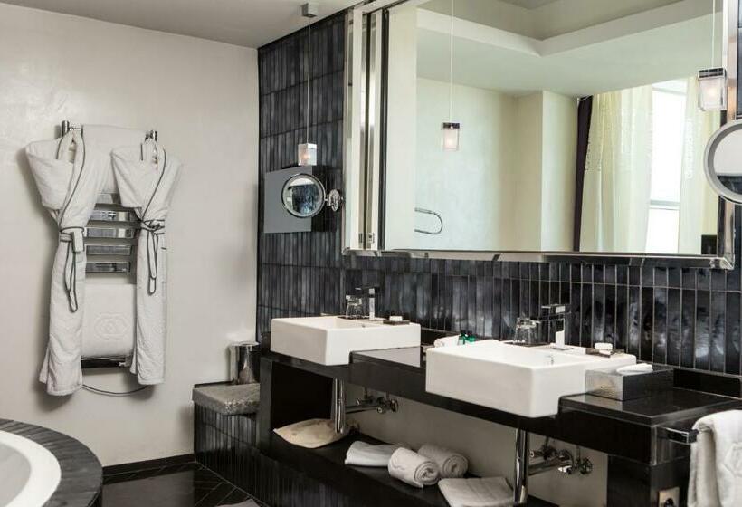 带大床的套房, Sofitel Casablanca Tour Blanche