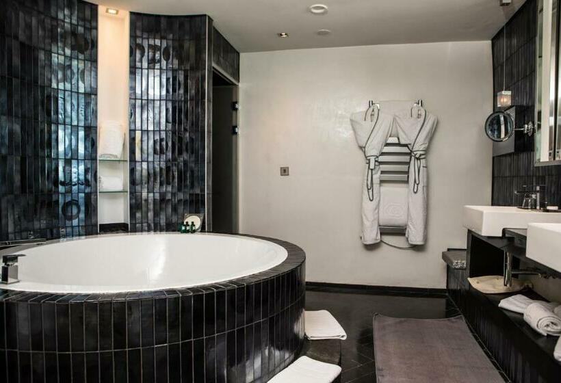 带大床的套房, Sofitel Casablanca Tour Blanche