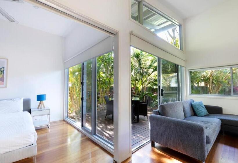 דירת חדר, Mobys Beachside Retreat