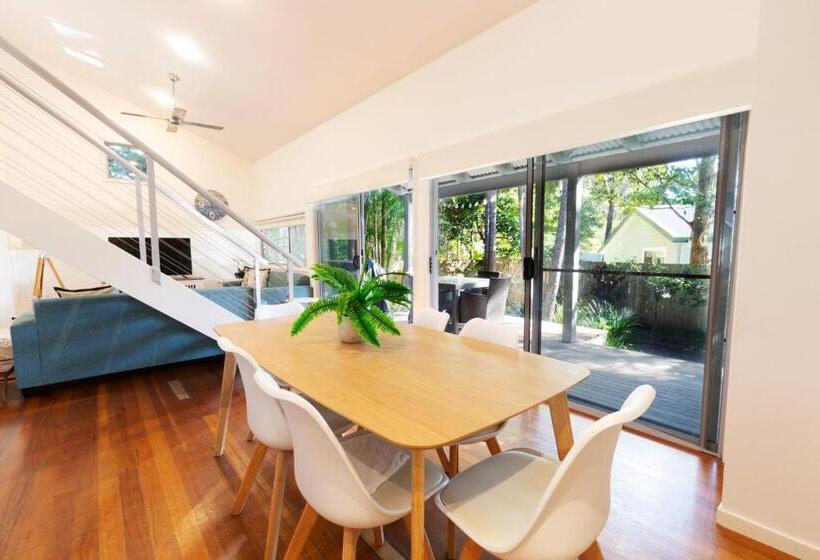 דירת שלושה חדרים, Mobys Beachside Retreat